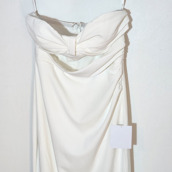 Lulus White Strapless Wedding Dress with Train NWT Size Small Flaws - Picture 4 of 11
